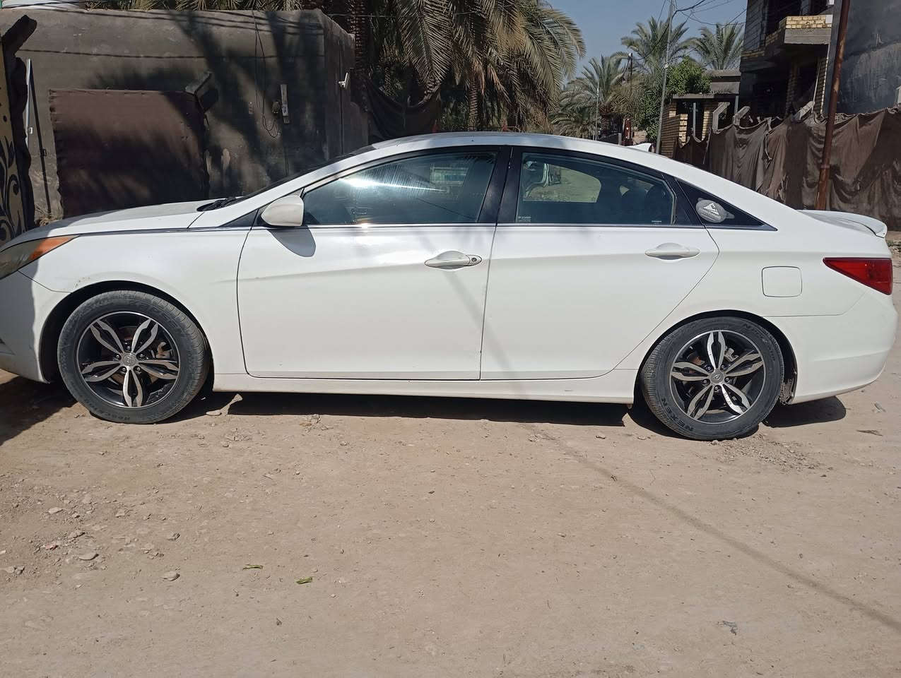 موديل 13وارد امريكي بسمي كلهة نيبل واحد محرك كير صدر كفاله ضربتهة بجنطه ومسحوبه مصبوغات جاملغات ثنينهن خلفيه وشويه باب سايق عل بارد *********** عنوان بابل
