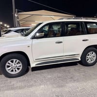 لاندكروز • ٢٠١١ • بصمه