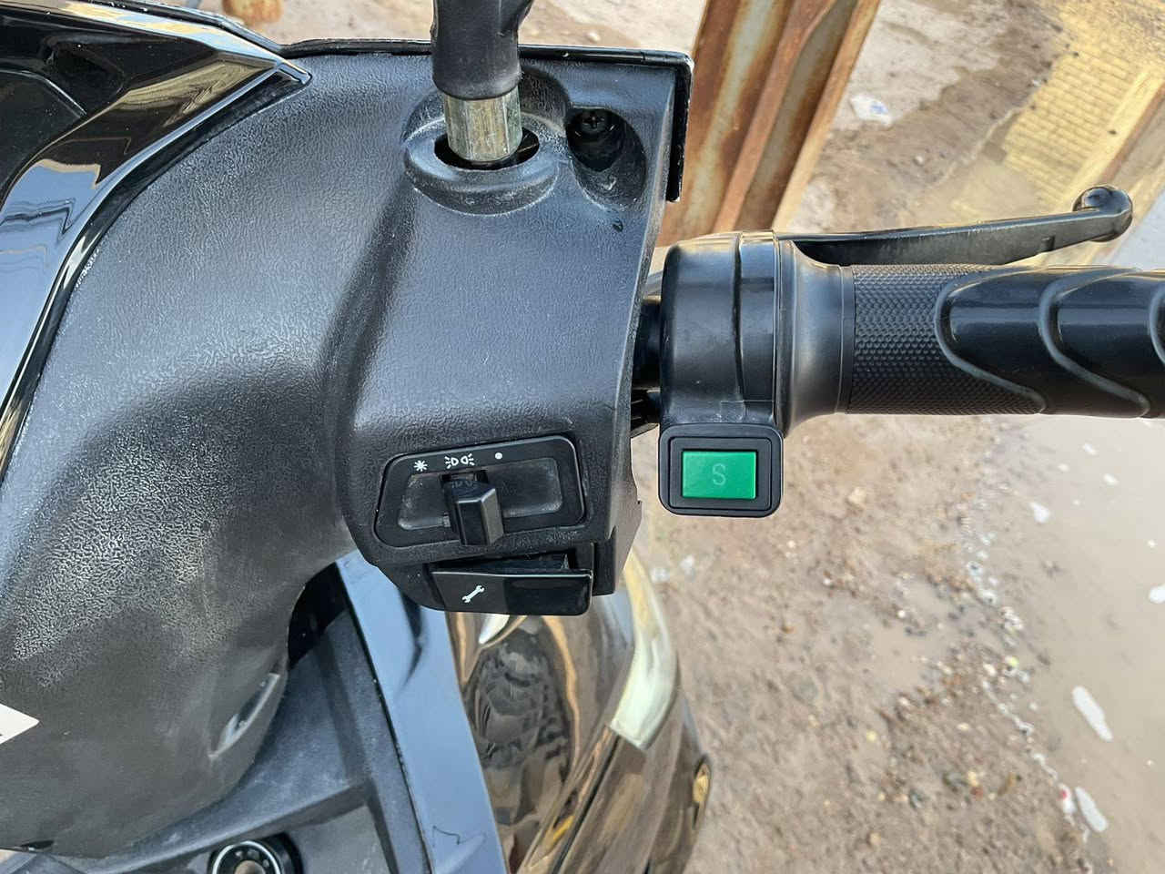 دراجه شحن اشتريته قبل ٥ اشهر جديد
لون اسود
سبايدر و جاملخ موجودين
اربع سرع
ونضام R
سويجين وبصمتين
شكد ماتدريد اغسل عادي
لايت زنون عالي ناصية
اشاير يمنه يسره
شاحنه تفصل من تفول شحن
دكم تطلع كل الأعطال بل شاشه 
سرعه حقيقيه ٦٠
تايرات جديده
شراي راسني خاص *********** واتساب بيه مجال للطيبين
