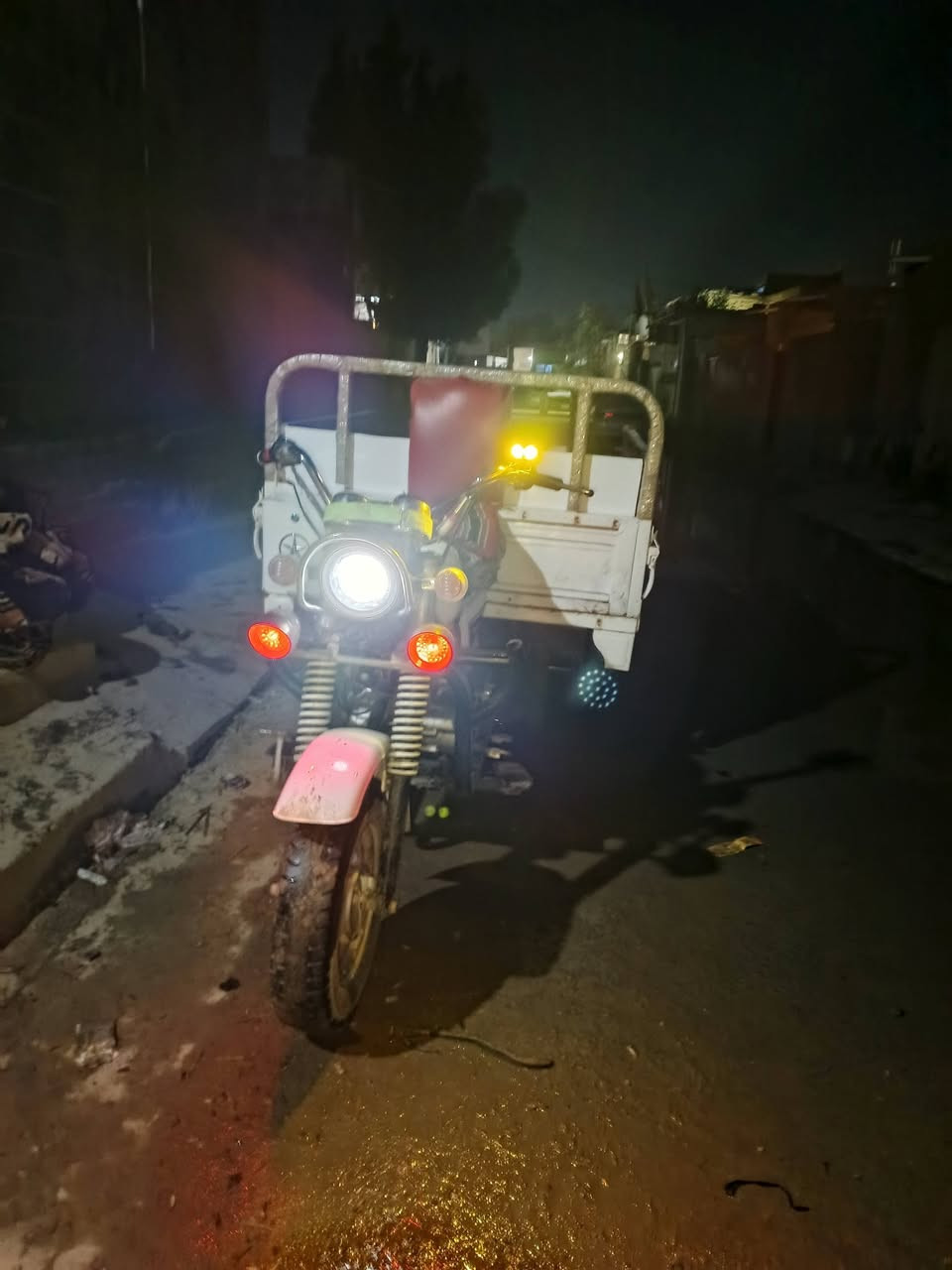 السلام عليكم ستوته 2021
تعمير السعر مليونين وبيها مجال للطيبين للتواصل  ***********
