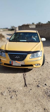 للبيع سوناتا ٢٠١١ خليجي مقدس السياره جديده بارد قليل جاملق الأمامي مكف...