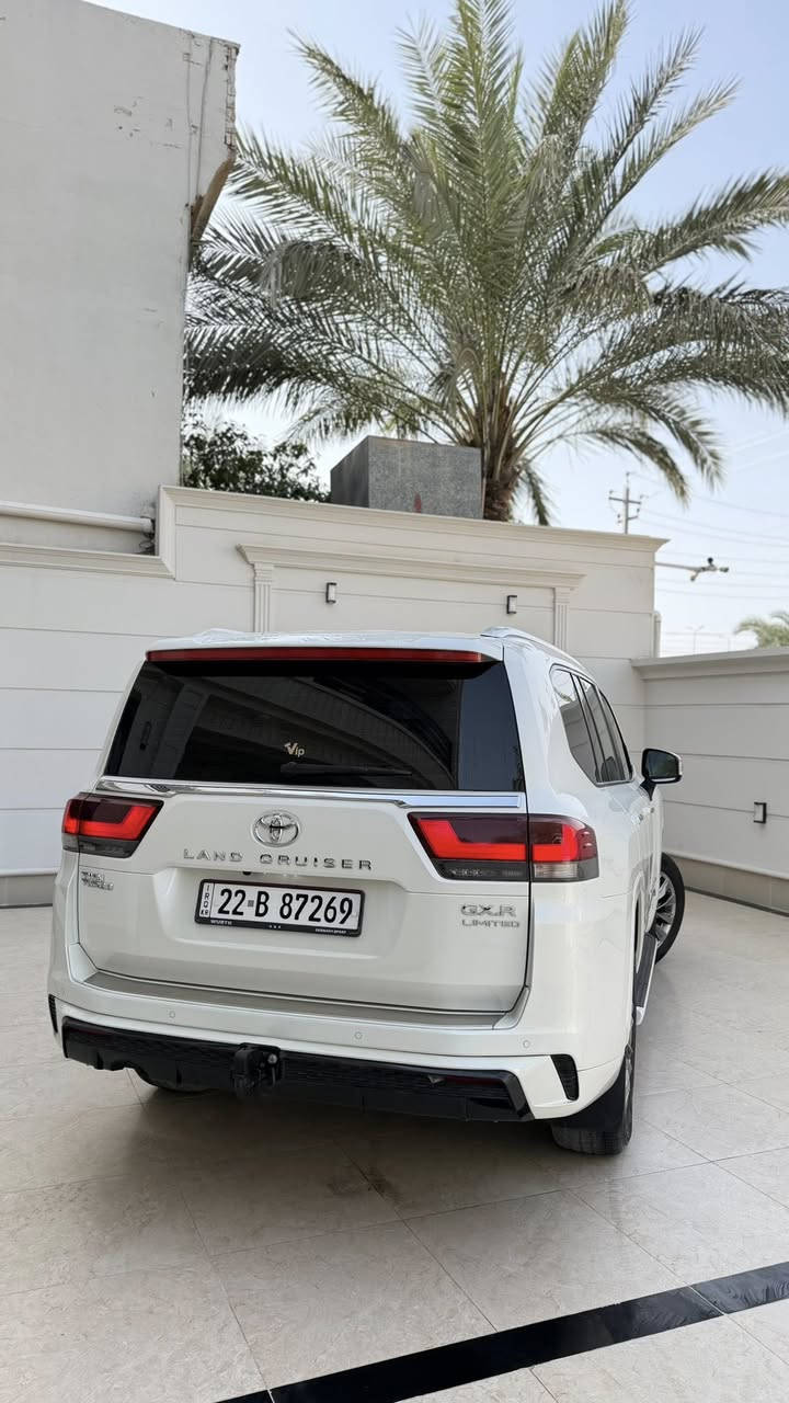ً
السلام عليكم للبيع او مراوس 

تويوتا لاندكروز 2023 ساز لمتدد مكفوله كفاله عامه 

رقم اربيل بأسمي تحويل او وكاله 

المواصفات معروفه تجي فول 

مري شفط شاشه كامره خلفيه 7 راكب 3 قطع تبريد دفع رباعي حساسات امامي خلفي زراك لايت فتحه سقف وباقي المواصفات 

كير مكينه صدر تايرات بشرط جدد دهن وفلاتر جدد 

ملاحضه السياره تنفس طبيعي مو توين تيربو 

جاهزه من كلشي متحتاج دينار مصرف 

للأستفسار ***********
