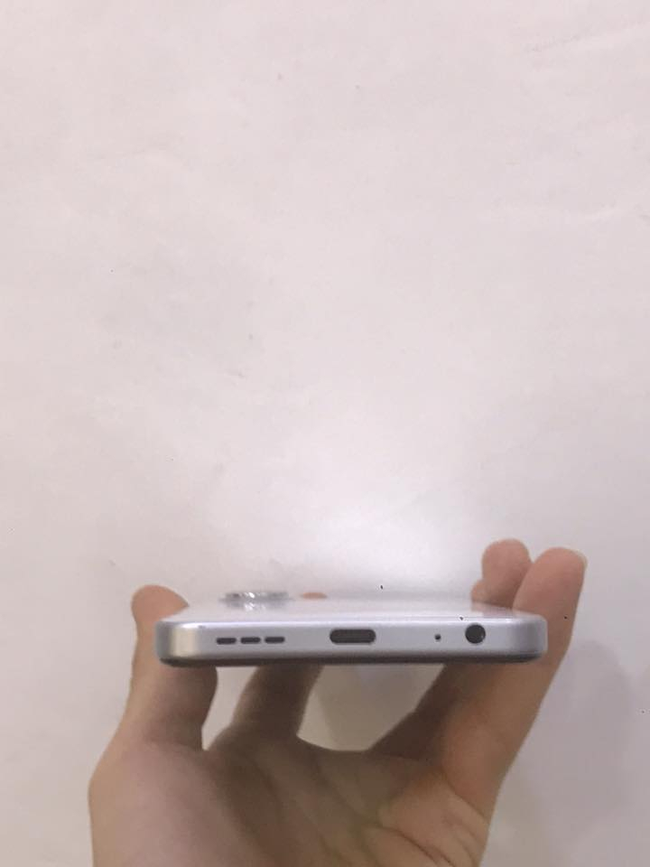 السلام عليكم جهاز TECNO SPARK GO 2
جهاز الله شاهد بعده بحالت الوكاله بضمان مالته جهاز كلش نضيف وجديد كامل ملحقات عده الكارتونه ذاكره ٢٥٦ البطاريه 5000 MA
مراوس بايفون ١١ عادي الاستفسار *********** راسل وبيك خير ودلل
