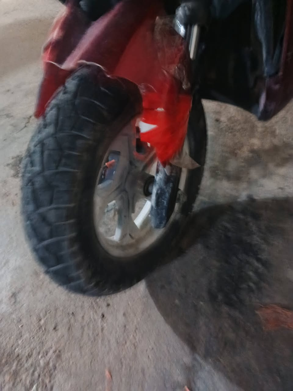 السلام عليكم ورحمه الله وبركاته دراجه سكنز للبيع بيها واير مال ملف قطع وايرين الدراجه على الفحص يقرن بطاريات 11: نص مثل ما قلت لكم سعر 200 قفل قفل مكاني فلوجه حي نزال رقمي*********** دراجه بس من صفحه وحده كفر مكسور الباقي نظيف مكسور
