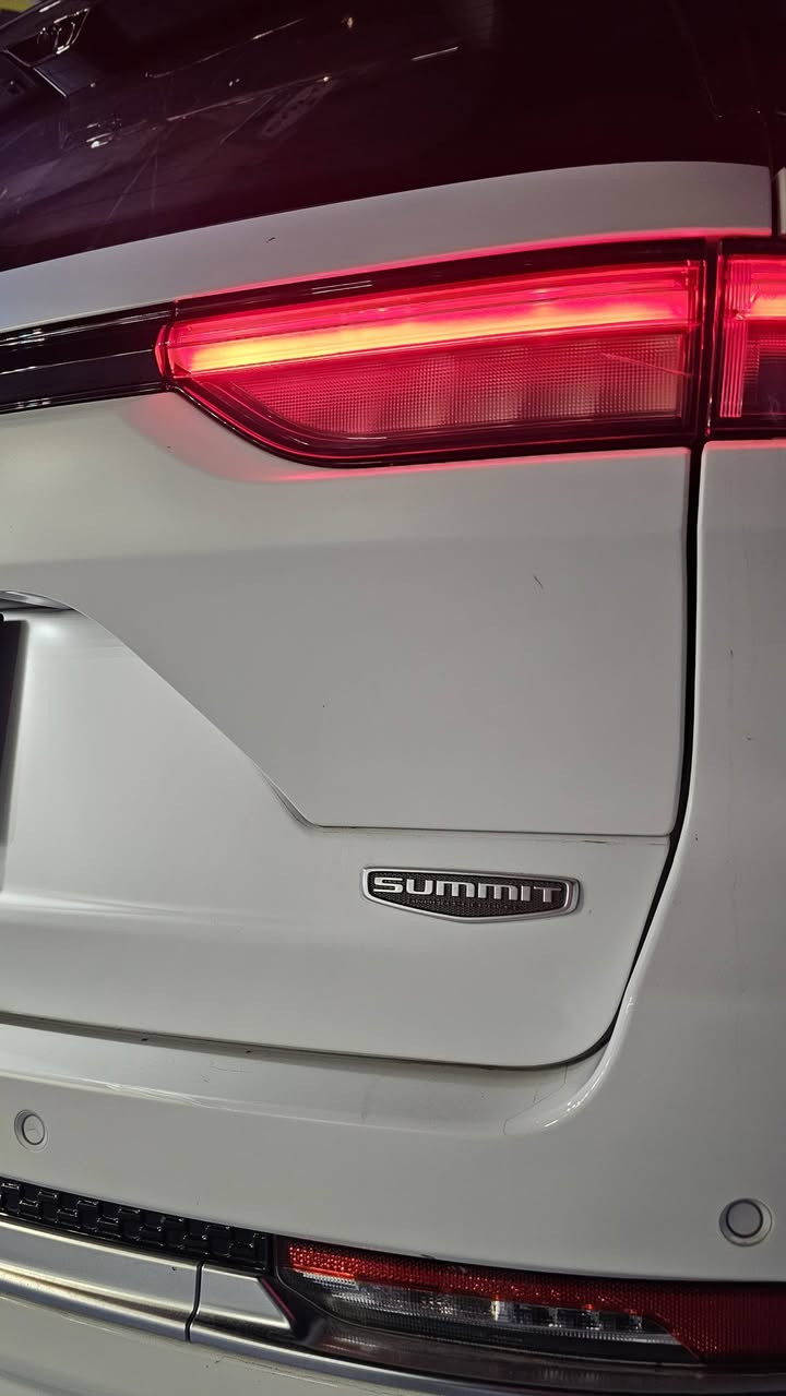 سلام عليكم
جيب شيروكي سومت خليجي وكاله هارلم ٢٠٢٣ ماشية ٨ الاف كيلو سيارة بحالة الوكالة ومغلفة ppf مكفولة اعلى فئة فول مواصفات تحويل ثاني يوم السعر ٥٢٠ ورقة
للإستفسار 
***********
