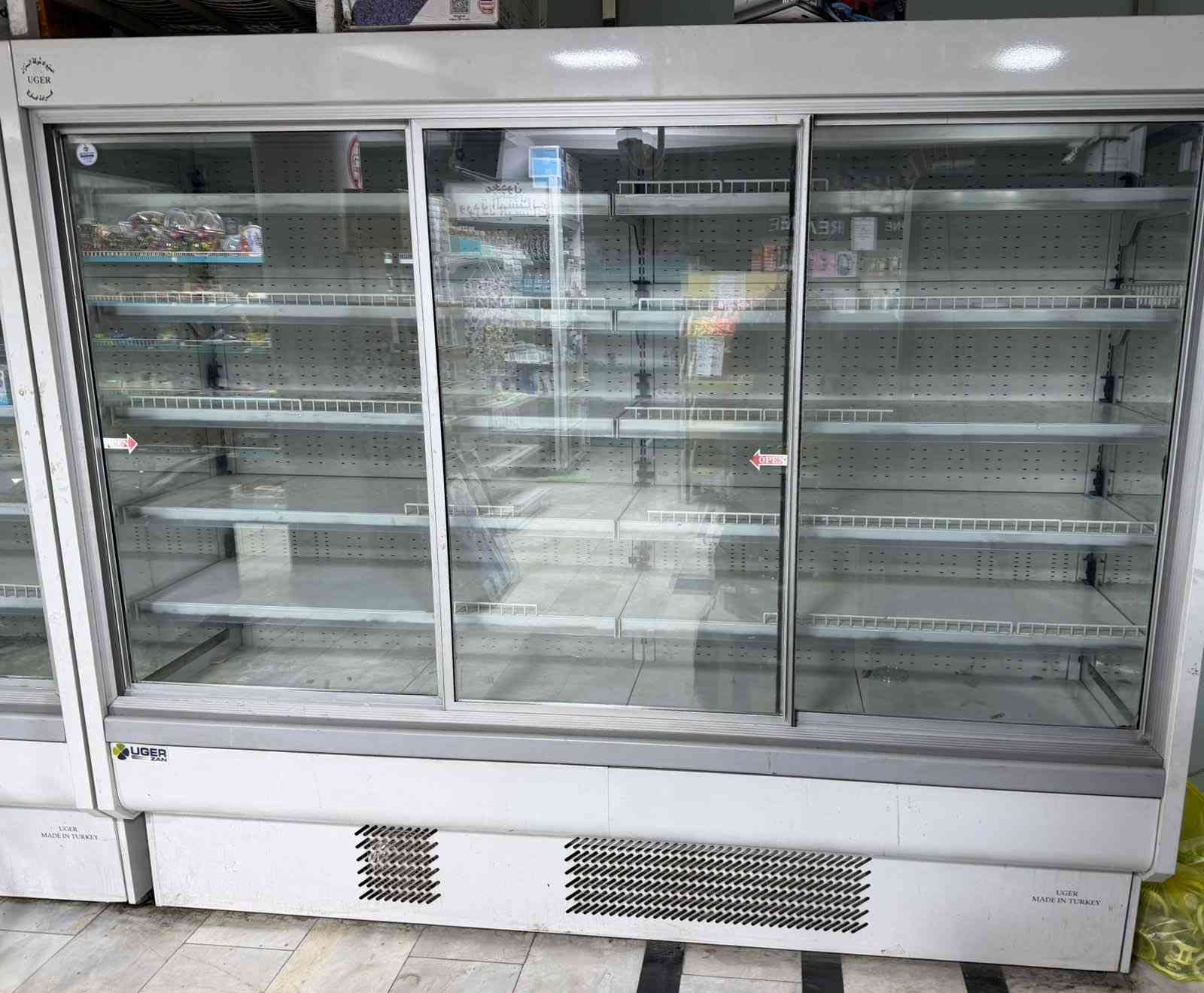 السلام عليكم برادت وعاراضات للبيع مستعمل اخو الجديد ***********
