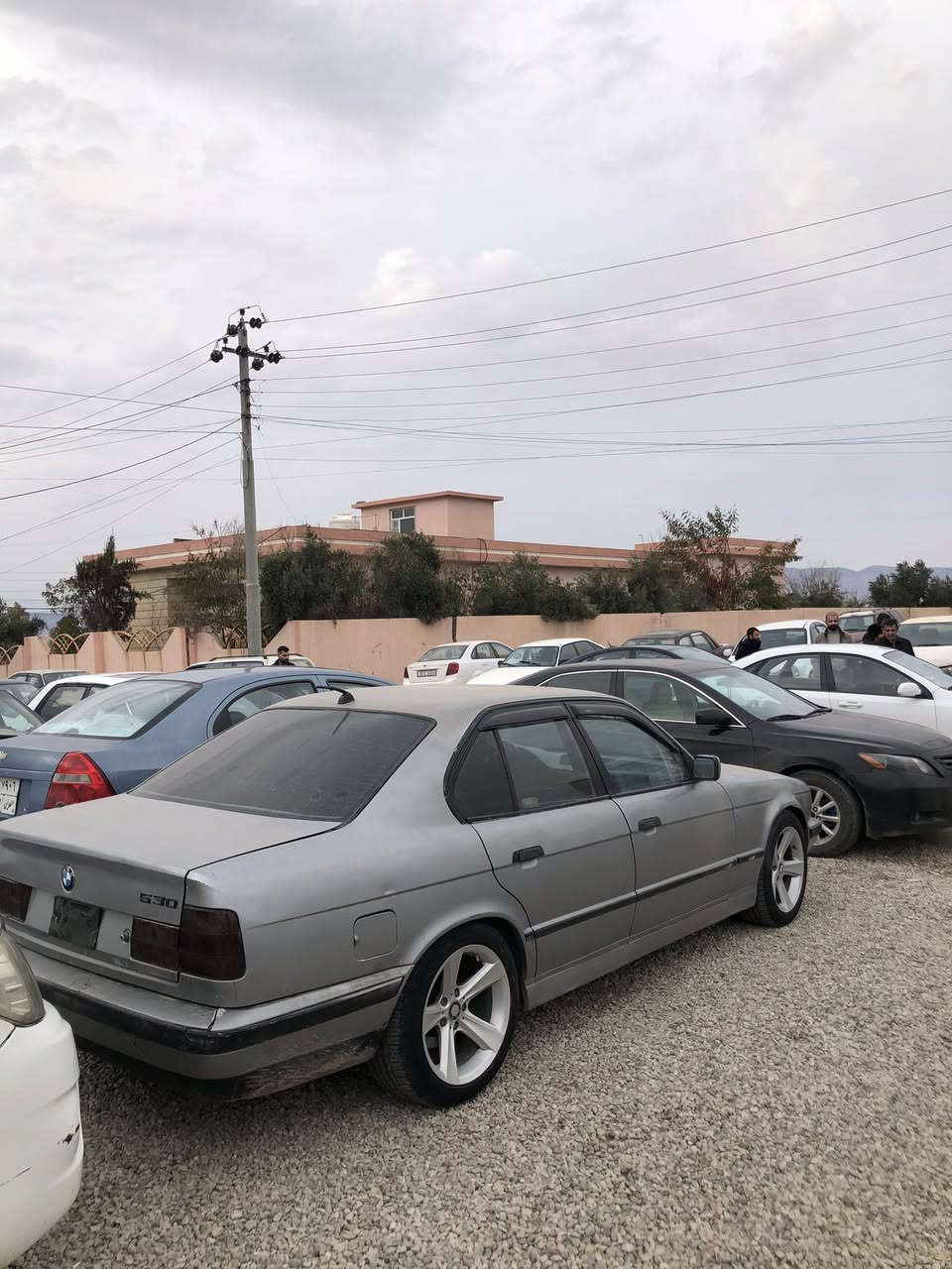 بي ام حجم 530 موديل 1989
سعر 29 قفل قفل
كير و محرك بشرط لا صرف ولا نفخ
رقم نينوى اخضر 
تحويل والوكاله بشرط 
كهربائيات كلها شغاله 
سيارة حلوة و مرتبة بدون عطلات
وين ما تريد سوي تراي 200
اكسن و ارفلو كلشي بشرط 
اويال هامان M و تايرات جديدة 
حدادية جديدة
***********
