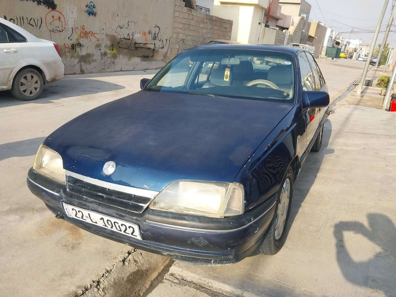 اومیگا مودیل 1990 محرك عشرین رەقەم المانی گیر ئوتوماتیک گیر و محرك شرت دفتەر بەنزین بیە عنوان کرکوك سعر 33  ***********    ***********
