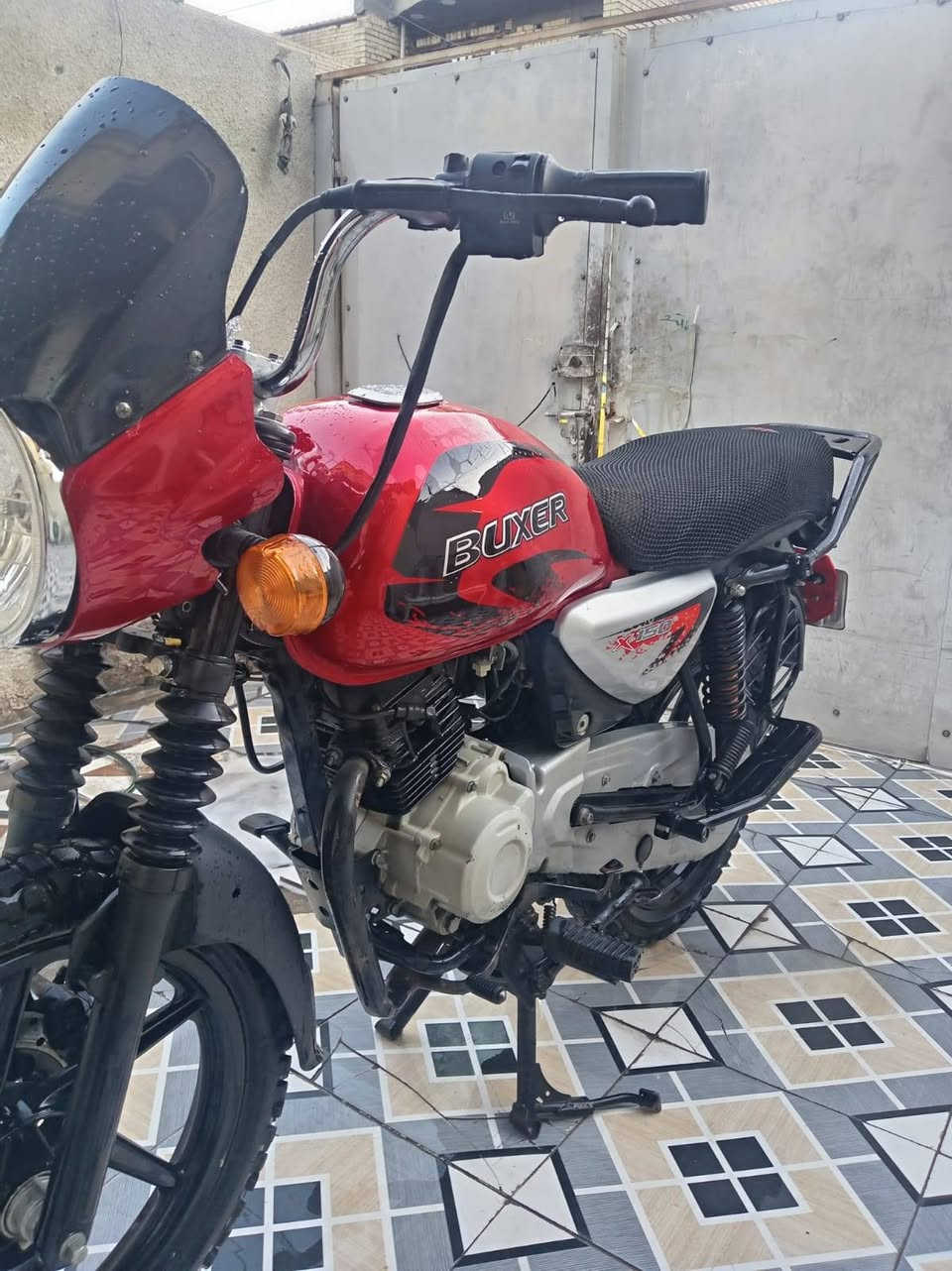 دراجه بوكسر البيع مديل ٢٣   رقم بغداد  تحويل ثاني يوم مستعجل عل بيعه 1850  رقمي ***********
