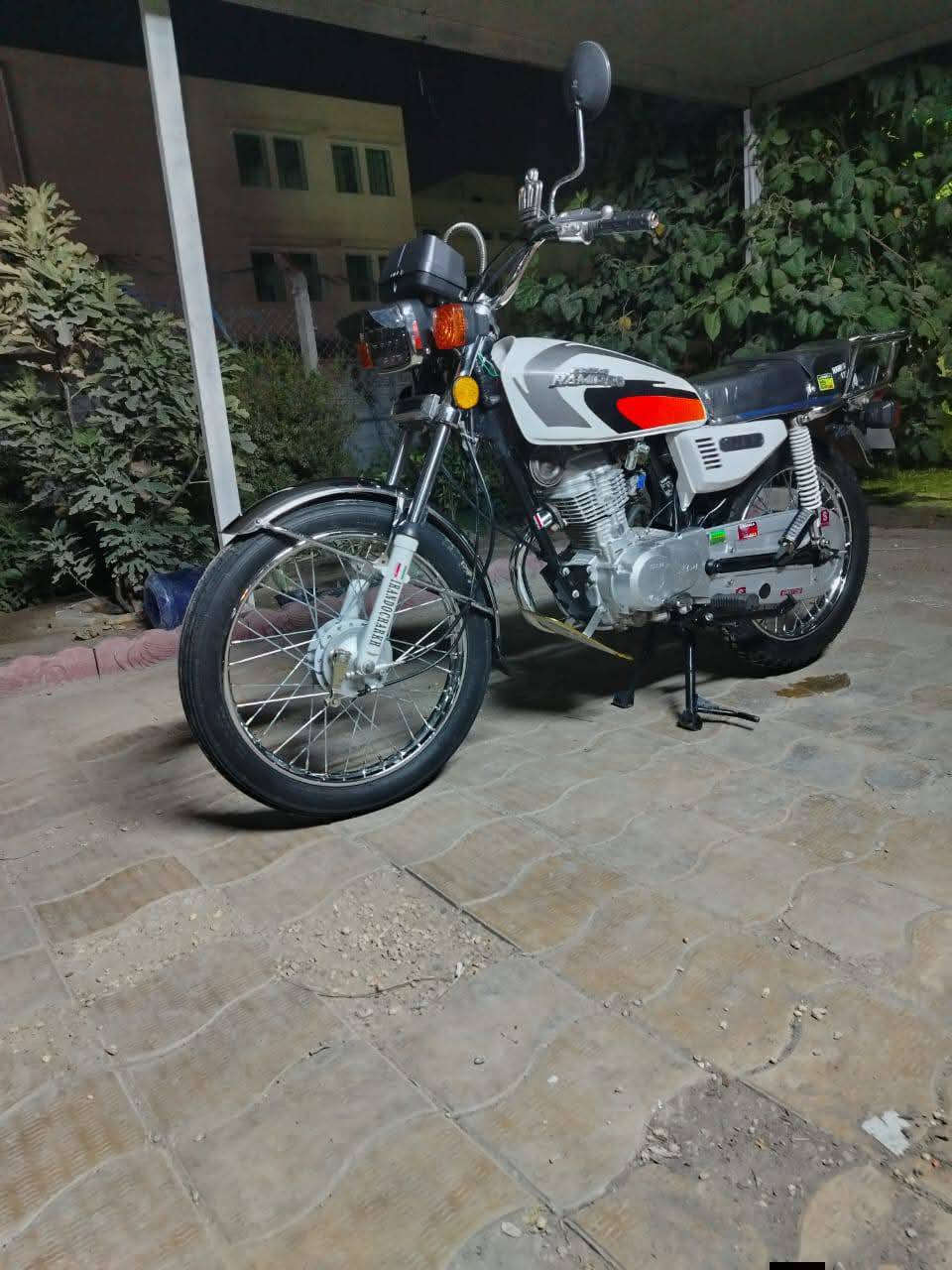 للبيع اربعه كير اوراق اصولي وكيل سما بغداد بدون غراض الشراي يتصل ***********
