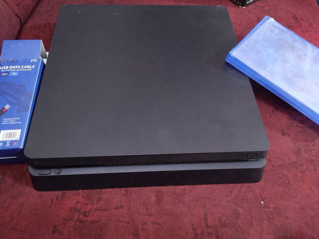 بلي فور سلم نضافه فول ما مفتوح كامل ملحقات مع يدات إثنين وقرص جيتي اي السعر 250 وبي مجال حك جيه
العنوان بغداد الشعله 
***********
