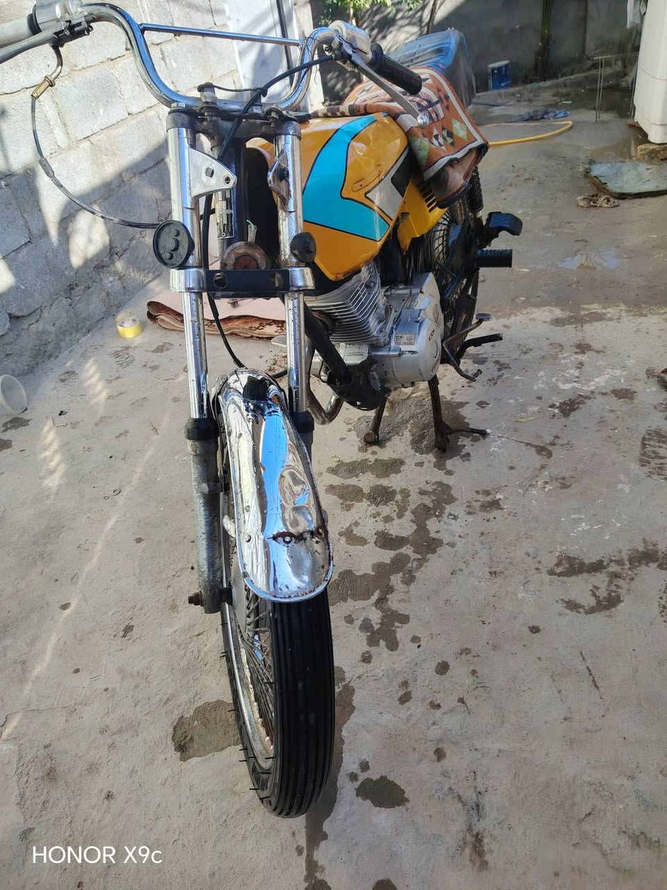 سلام عليكم تايكر للبيع موديل 2020 اوراق سكنر 
سعر 300 وبيها مجال قليل رقم ***********
العنوان كربلاء البوبيات
