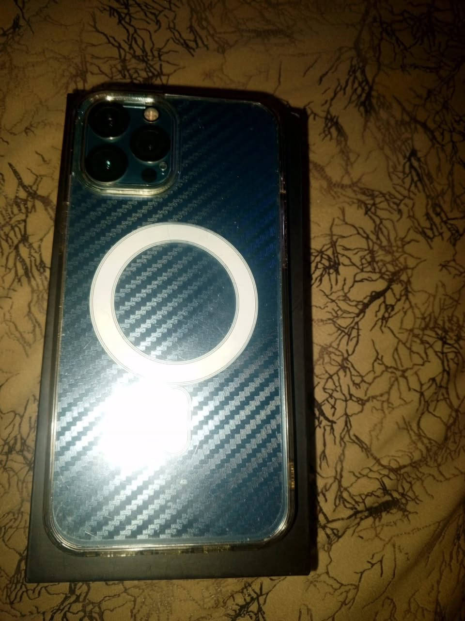 السلام عليكم 12promax للبيع جهاز شريحتين مبدل شاشه ومبدل بطاريه الله شاهد بطاريه وحده ب٨٥ الف جهاز نضيف  ذاكره 128 رقمي ***********. السعر 350 مكاني بصره حي الاحرار قرب جسر العسكري ***********
