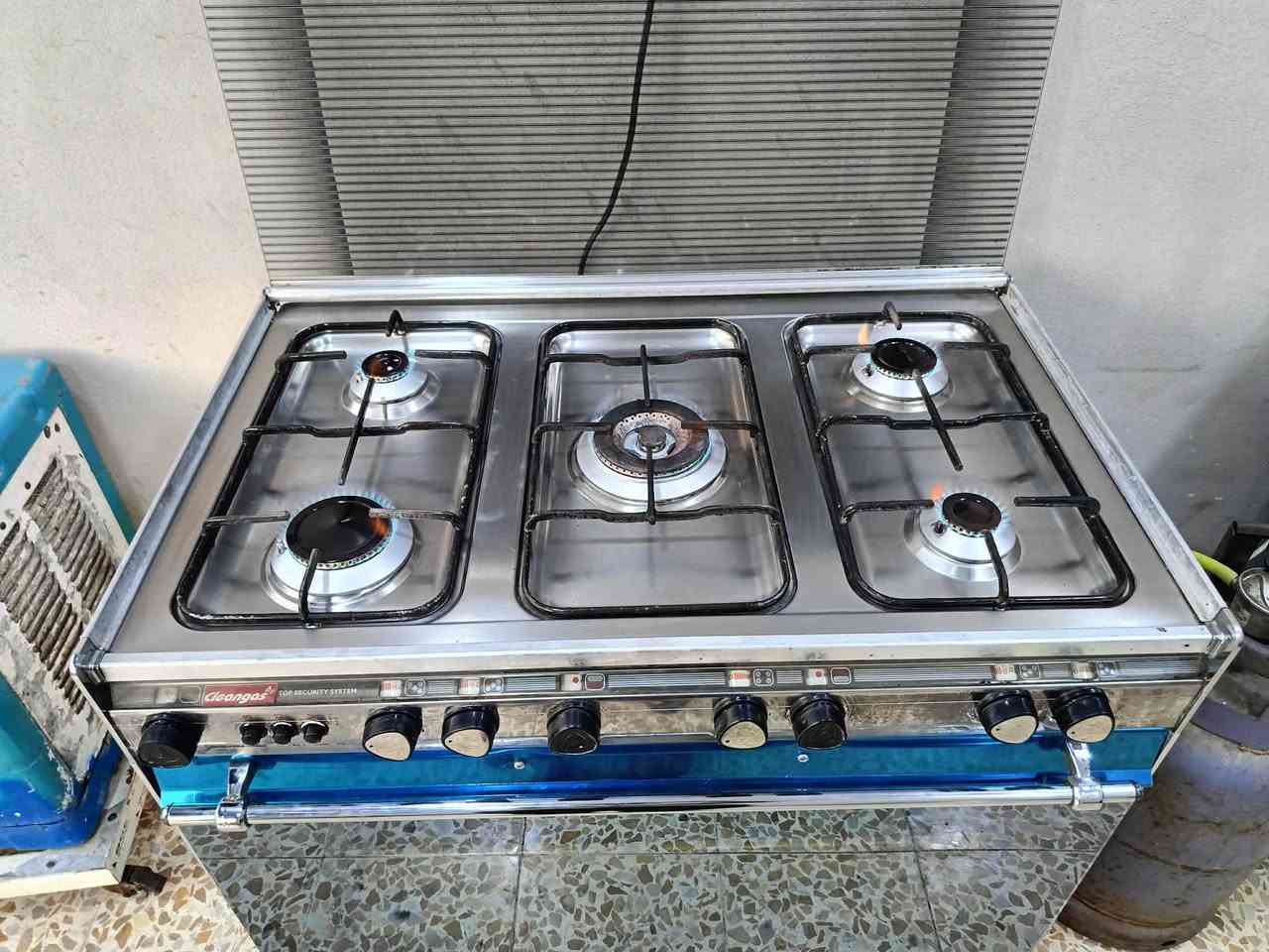 طباخ كلين كاز سوري. 
نظيف جدا جدا شغال كامل عيون وفرن نظام خطين..
نظام بوري..شغال كلوب وقداحات وشواية ..
السعر 225 وبي مجال... عنوان موصل جانب الايسر حي القدس الاستفسار عل خاص


**إذا كنت صاحب هذا الإعلان وتريد حذفه لأي سبب، رجاءا أرسل رسالة إلى الدعم الفني**