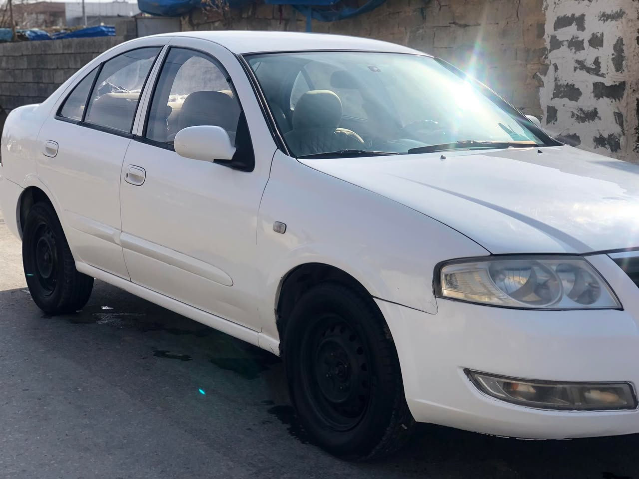 نــــــیسان سەنی کۆری ســاغ 2007
بێ ڕەقەم زۆر خاوێن و بێ مەسرەف
گێڕ و مەکینە بەشەرت 
گێڕ ئۆتۆماتیک 
بەس کەمێک سندوقەکەی بۆیاغە 
هیچی تری نیە
بەشەرتی دەعم و وەرگەڕاو نەبێت
قـــــەڵادزێ
بۆ نرخ پەیوەندی بکە
***********
