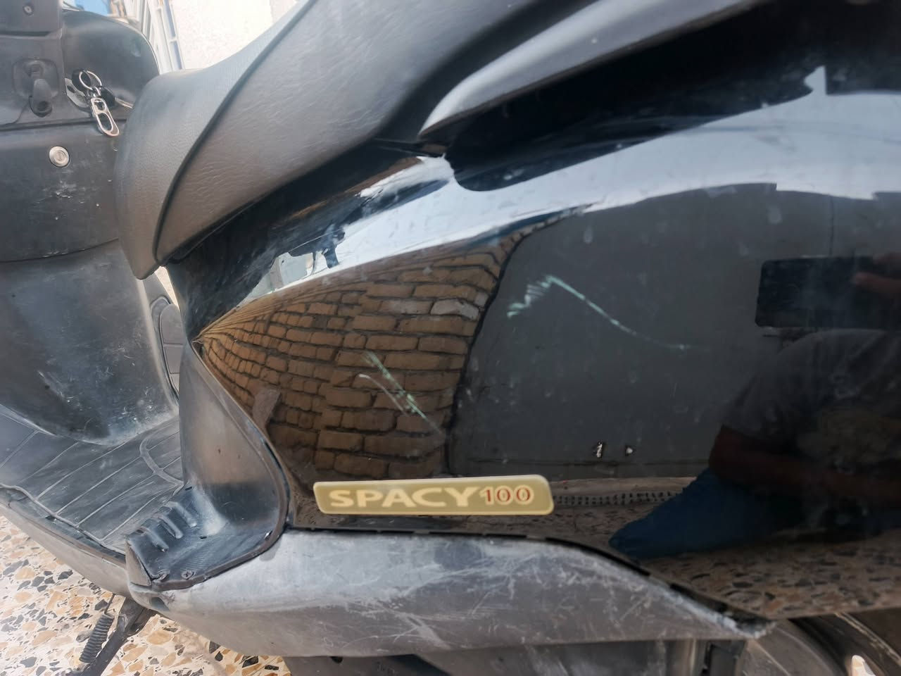 السلام عليكم دراجة سبيسي ياباني للبيع كفرات ابو الختم كابريتر اصلي بلادي للاستفسار ***********
