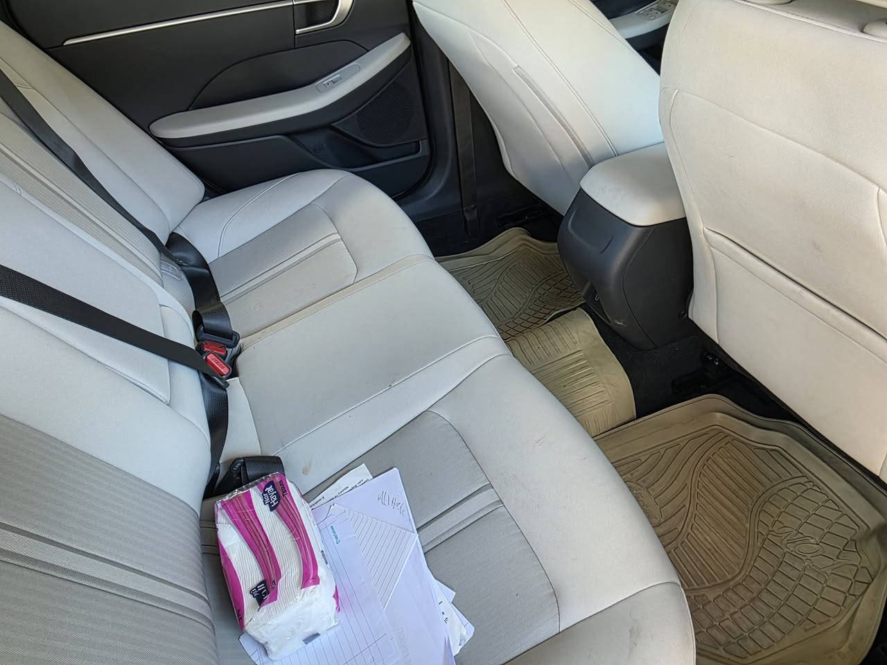 سوناتا مديل 25وار امريكي حره تترقم باسم المشتري ماشيه 9000 فقط قطه وحده بيها صبغ لون رمادي السعر 185هاتف ***********
