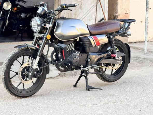 دراجه ديوان لايتي موديل 24                                         
ماشيه   6000  
اوراق اسكنر  مكاتبه فقط 
مكفوله كفاله عامه 
مكان الدراجه : ديالى جديده الشط 
استفسار   ***********
