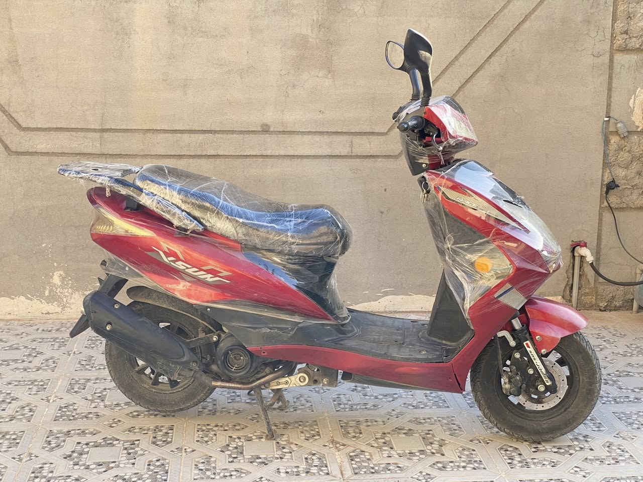 السلام عليكم ماكس سكنس فحل للبيع
دراجه حلوه ونضيفه محرك ما مفتوح
 سرعه 120
 اشاير يمين يسار 
دبل اشاره
 صالنصه رياضي FM
 بريكات فول
 مرايات يمين يسار
 هورن 
كهربائيات كلها شغاله
 دراجه رزنه ومعدل 
دهن احسن نوعيه قبل 4 ايام بدلته 
دراجه فول ما ناقصها بس باتري 
سعر 550 وبيها مجال 
شراي راسلني او  اتصل ***********
