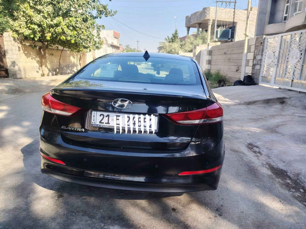السلام عليكم الانترا ٢٠١٧ وارد امريكي حادثها جاملغ امامي فقط بدون دواخل بدون ارباك ماشيه ١١٦ رقم سلمانيه سنويه لل ٢٩ السياره جاهزه محرك كير حداديه تبريد سونار موجود بالمنشور سعرها ١١٠ وبيها مجال 
مكان السياره ديالى الخالص 
***********
