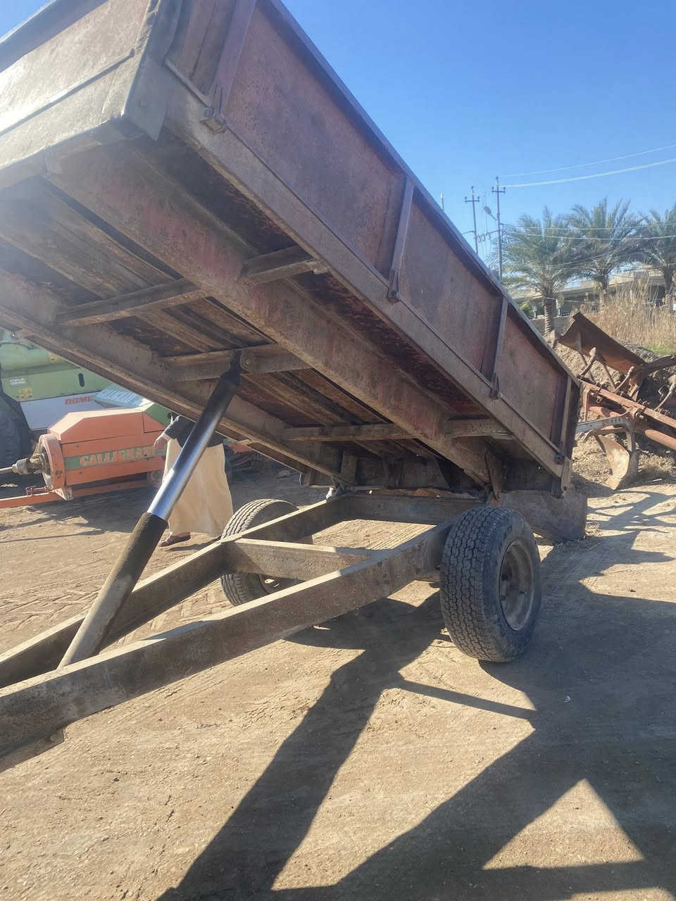 عربانة للبيع قلاب مع معدات فدان خرماشة ديجر للاستفسار ***********     ‭0751 947 3645‬
