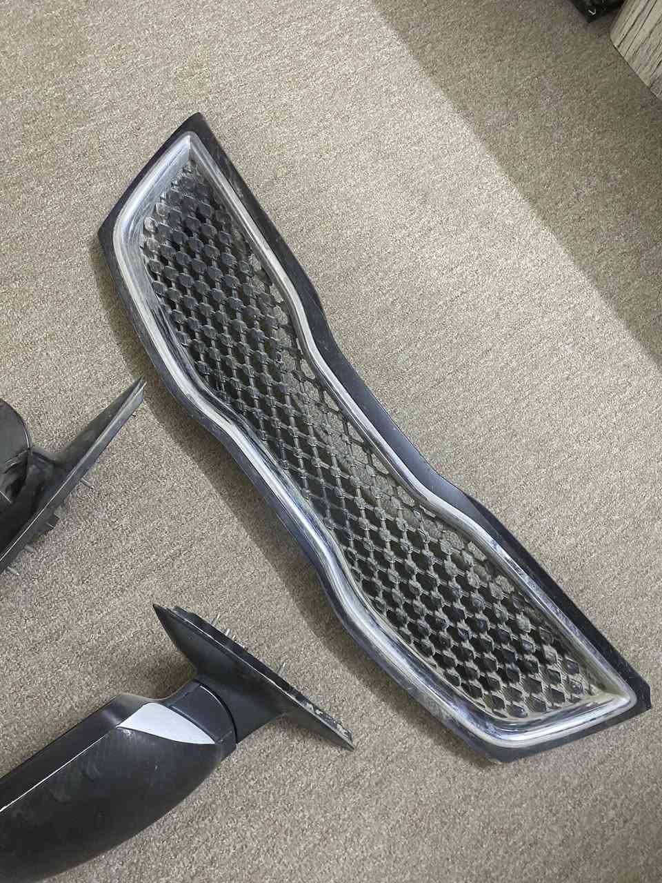 شباك  فقط بي ثلمة صغيرة موضحة بالصورة سعرة ٣٠ الف قفل ومري اوبتما ترهم من موديل ١١ ال ١٦ سعرهن ٨٠ الف

بلاديات مو تجارية اشاير مري وشفط كلة شغال عل فحص لون ابيض محطوطهة كفر اسود 

مكاني بغداد اتصال ***********
