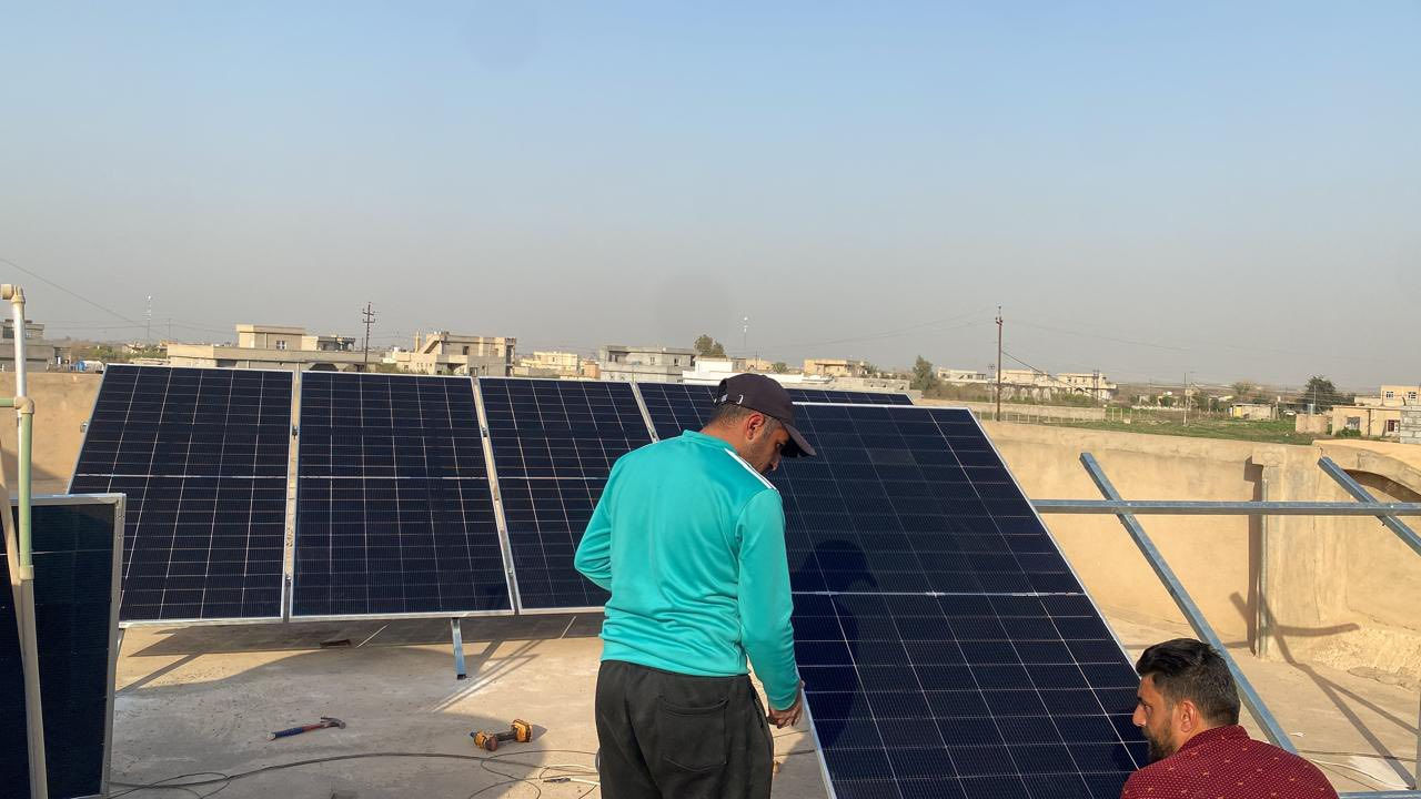 #مستمرين_بالعمل_في_قرية_المسحك تم تنصيب منظومة ليثيوم 16 امبير نهاري مع 15 ليلي لأحد زبائننا في المسحك 

#بطارية ليثيوم حجم 15.3 كيلو واط #بضمان 5سنه
#انفيرتر كرواط حجم 6 كيلو واط  #ضمان سنه
#الواح حجم 625 واط عدد 8 #بضمان 10سنه

ادخل للصفحة شوف العروض شركة الرجا للطاقة الشمسية
تشدلك منظومتك بالنقد والاقساط من خلال المنصه
#لا_كفيل_ولا_مقدمة_تدفع_من_الماستر_18_شهر
#واذا_تنطي_مقدمه_ينزل_السعر
العنوان محافظة صلاح الدين - بيجي -المسحك
للحجز والاستفسار الاتصال على الأرقام التالية:
*********** صلاح
*********** صلاح
*********** محمد
*********** محمد
