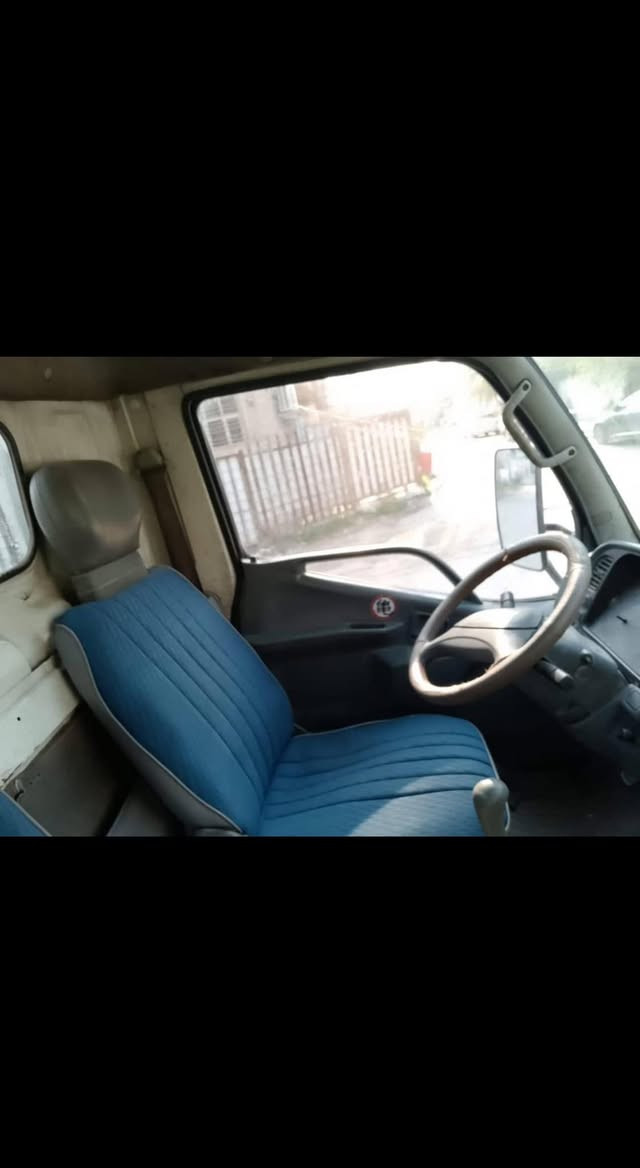 السلام عليكم 
كنتر مستبوشي للبيع 1997 
السياره نضيفه وحلوه ( محور) 
طول البدي  4 امتار ونص للأستفسار اكثر ***********
