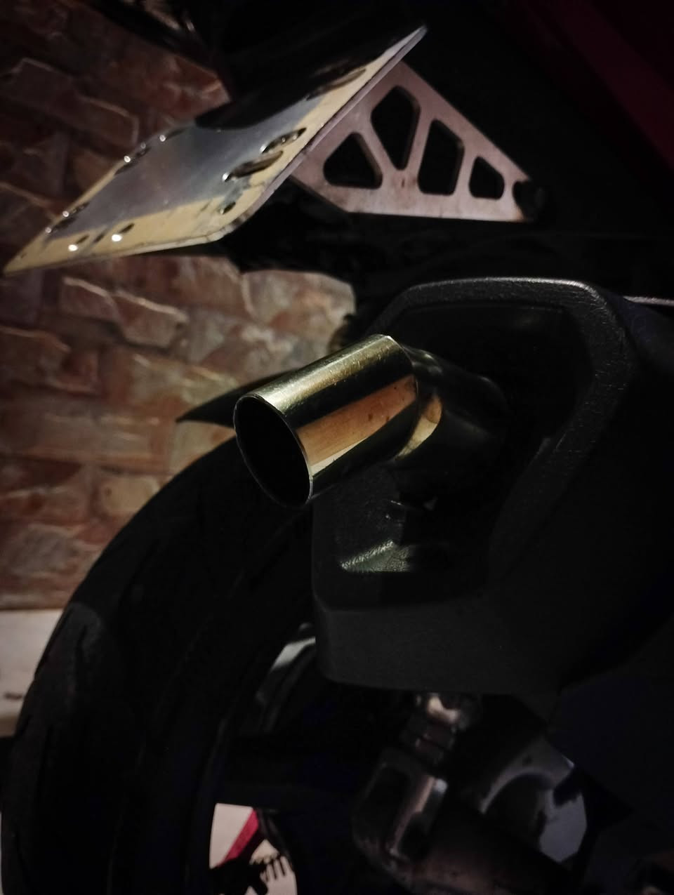 السلام عليكم دراجه سكنس فحل مزوده للبيع الدراجه مزوده من الطول للطول ومكفوله كفاله عامه  جيب وياك الف مصلح كور رياضي بوشه 59 سلف رياضي راديتر رياضي صدر امامي NCY الدراجه شلعه ومعدل كلشي شغال بيها 
السعر خاص او اتصل على الرقم 
*********** 
مكاني كوت / شارع 40
