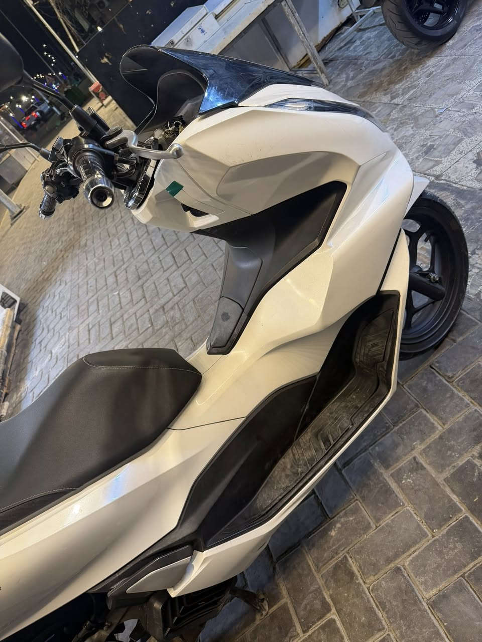 سلام عليكم 
دراجه pcx للبيع مكفوله اي نقص مابيها 
بغداد حي جميله 
***********
ممتوجد خاص اتصل وتدلل 
سعر 17$ونص وبيها مجال بصيط
