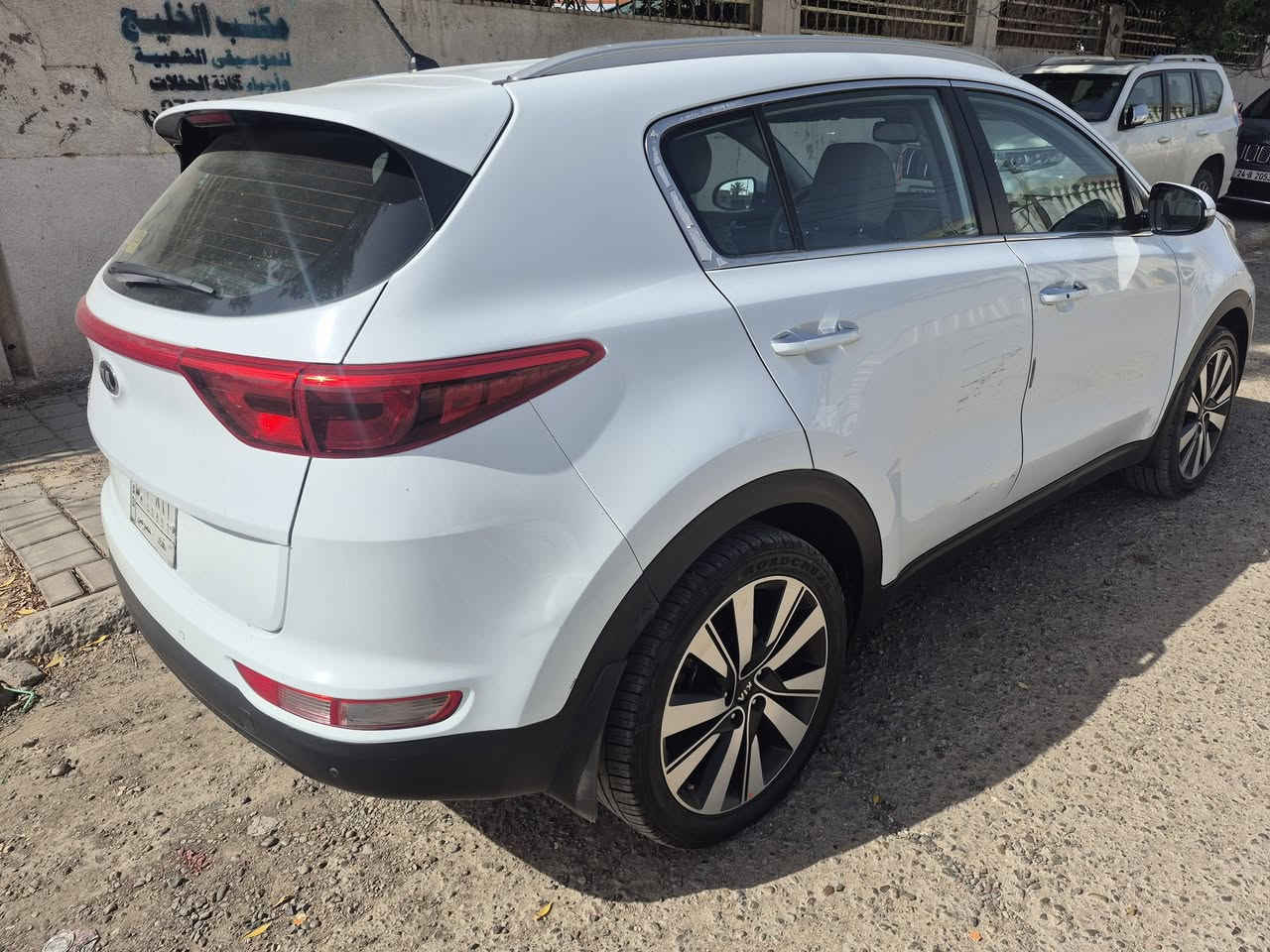 سبورتج 2017 خليجي مكفوله عدا شخط  موضح في باب خلفي يمنا سياره ماشيه ٩١ حقيقي سياره داخل بيجي بصمه مرايه شفط بصمه ابوب تبريد قطعتين جلد شاشة محرك ٢٠٠٠ دوش سياره جاهزه مابيه اي نقص وسعر 175 مكان سياره بغداد


**إذا كنت صاحب هذا الإعلان وتريد حذفه لأي سبب، رجاءا أرسل رسالة إلى الدعم الفني**