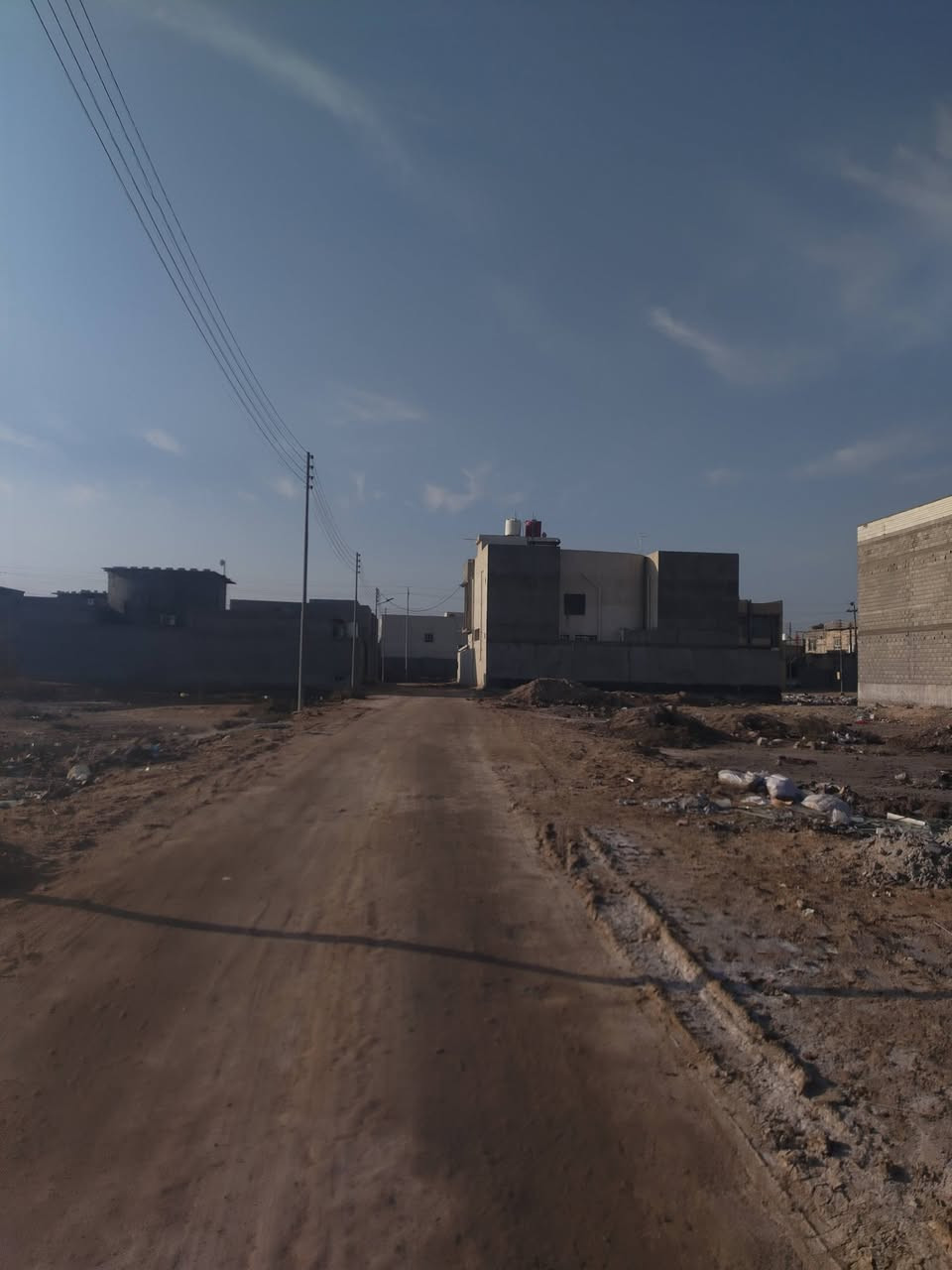 🏡 مكتب الجوهرة العقاري 💎
🔥 للبيع: أكثر من قطعة أرض مميزه !
📄 طابو زراعي عراقي
📐 المساحة: 200 متر
🛣️ الشارع عريض
📍 الموقع: أبو الخصيب – شارع سيد حامد
📌 موقع مميز، صاير بالنص، قريب من السايدين وقريب على الشارع الفوك 
⚡ الخدمات متوفرة بالكامل: ماء 💧 – كهرباء ⚡ –
جميع الخدمات الأساسية
💰 السعر: 38 مليون قابل للتفاوض
✨ فرصة لا تعوض البناء السكني!
📞 اتصل الآن: ***********
