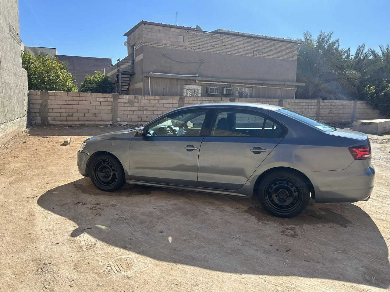 السلام عليكم جيتا 2012 محرك 2000 المرغوب بدون تيربو إقتصاد جدا بيها صبغ عام حادث جاملغ الامامي جهت الايمن خفيف  كير محرك تبريد شغال السعر 73 وبيها مجال 📞 *********** متواجد كربلاء و بغداد
