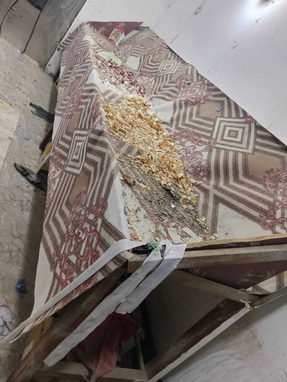 السلام عليكم ميز مخضر حديد العدد 2
طول 5 متر.  ه‍ (***********)
