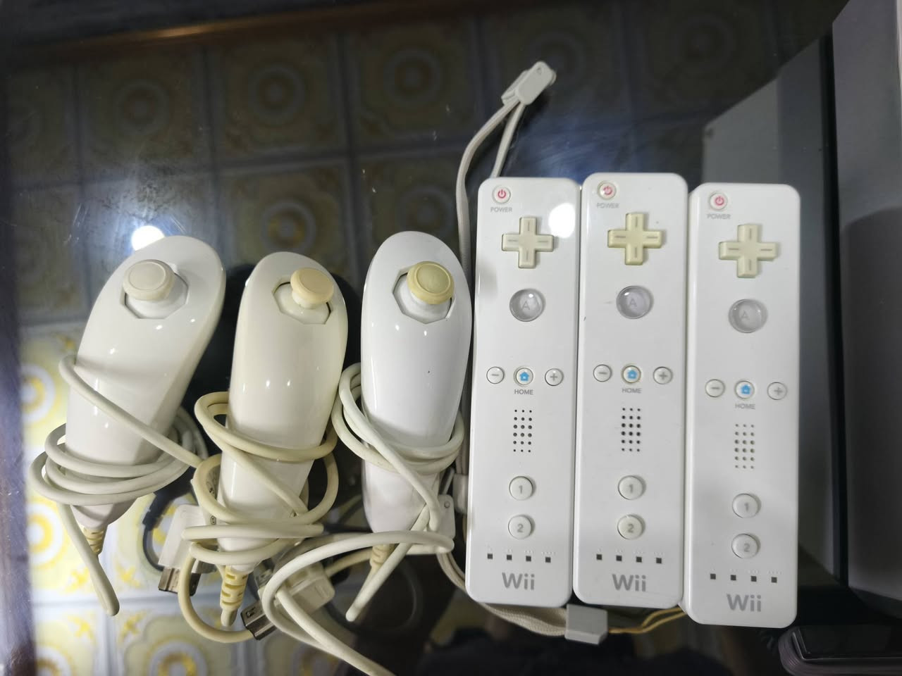 Nintendo Wii Console Bundle + 3 Working Controllers
حزمة جهاز نينتندو وي + 3 وحدات تحكم تعمل

بيع جهاز نينتندو وي يعمل وتم اختباره بالكامل. يأتي مع كل الكابلات الأصلية، شريط الاستشعار، 3 وحدات تحكم، ونن تشوك.

لا توجد ألعاب مرفقة..

المكان: أربيل

قل لي السعر، إذا أعجبني، فهو لك


**إذا كنت صاحب هذا الإعلان وتريد حذفه لأي سبب، رجاءا أرسل رسالة إلى الدعم الفني**