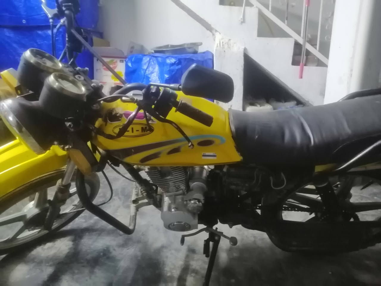 ماطور ٥ كير للبيع غراظه كله بلادي
محرك كهربائيات ما بيهه عيب كلهه شغال
سعره ٢٠٠ الف تحياتي للجميع
***********
