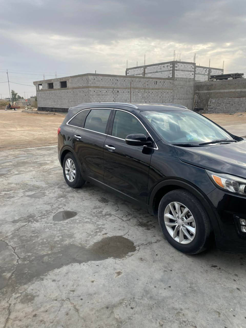 كيا سورنتو 2017 مكفولة من الضربه 
وارد امريكي بيه تقرير غرق  5% بسمي رقم بصره دولي مكينة 6 سلندر ما بيهه نقص مكانها بالبصرة استفسار الاتصال ع هذا الرقم *********** البصرة, العراق
