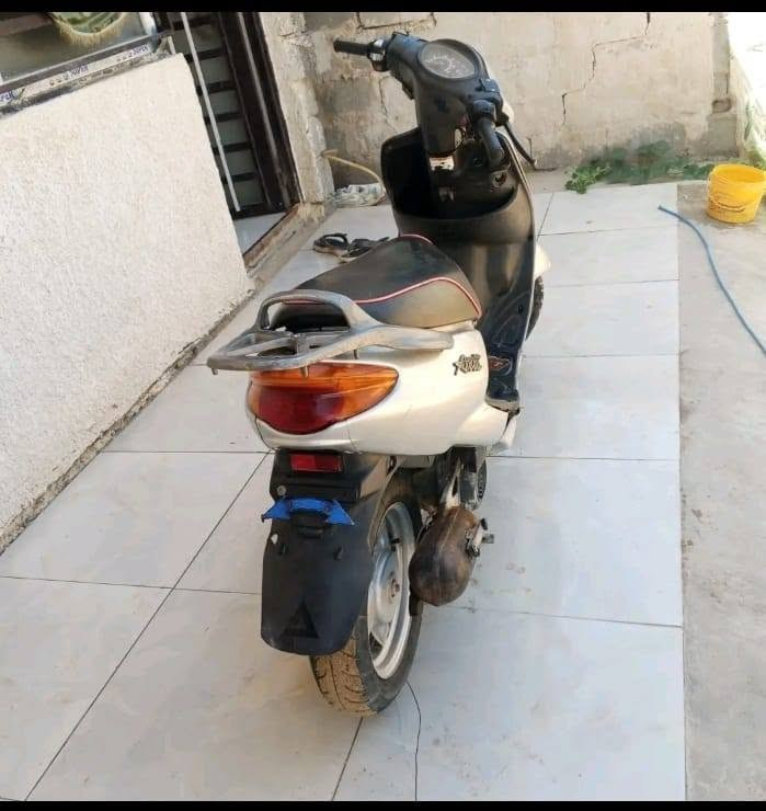سلام عليكم دراجة لكزز للبيع ما مفتوحة كلهة شغالة سعر 300 وبيها مجال مكان كربلاء حي العباس *********** ***********
