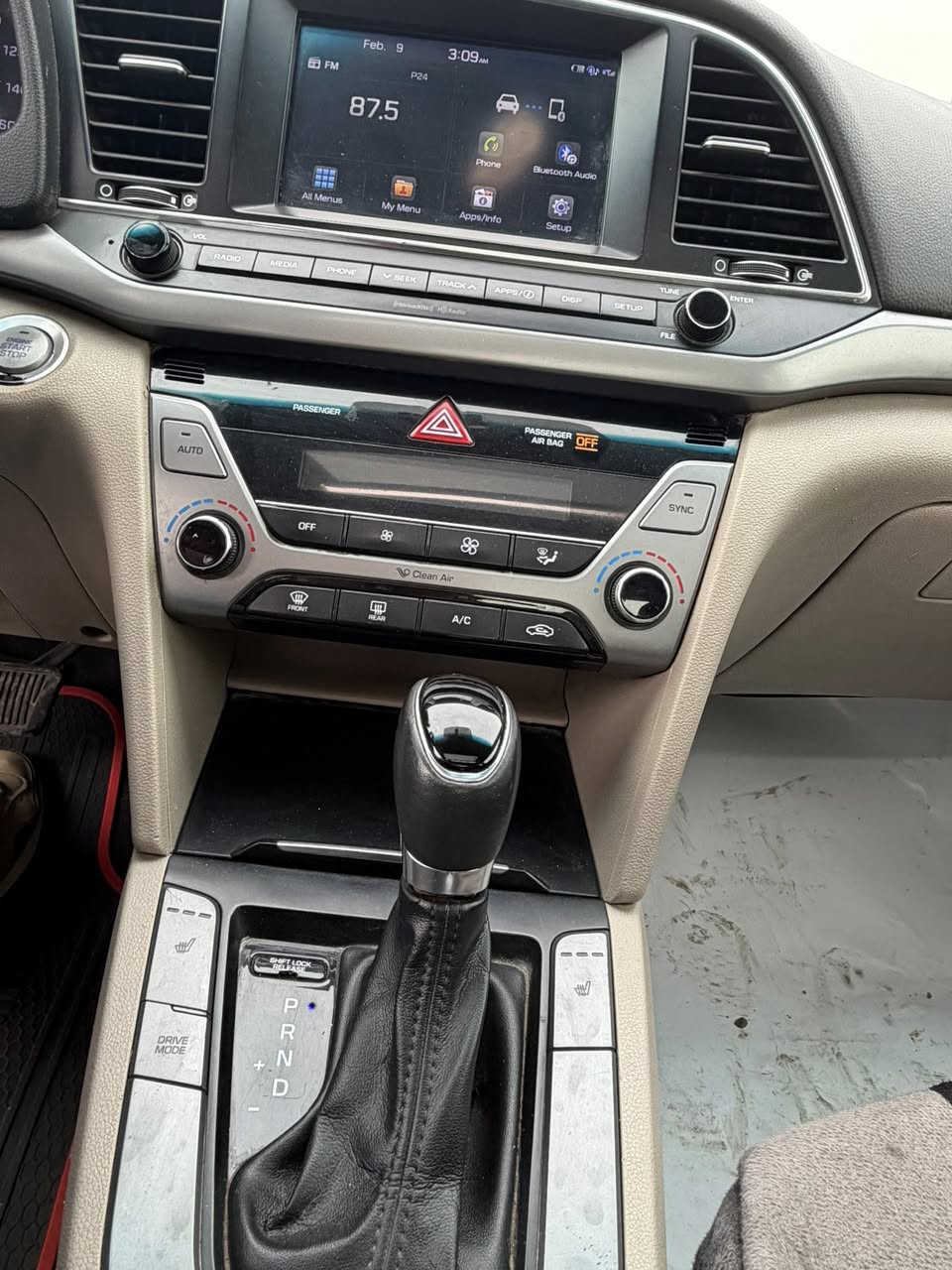 هونداي الانتره موديل 17 الون ماروني احمر مكينه 200 دوش سياره فول مواصفات فتحه كشنات كهرباء بصمه كشن حار تبريد حادث جاملغ ول بنيد فقط يعني قطعتين صبغ فقط سياره جاهزه شرط تحويل رقم سليمانيه غرامات مصفره سعر 117 بيها مجال شي قليل مكان سياره بغداد بلديات ستفسار ***********
