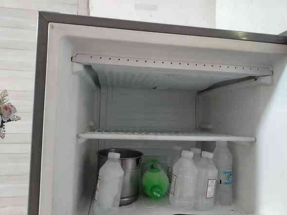 ثلاجه نوع الحافظ بابين بسعر 250

***********
