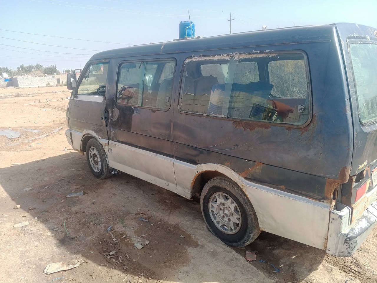 سلام عليكم سياره كيا بسته للبيع مكينه وكير واكسن خير من الله بور شغال رقم بقداد. سنويه عضم عاج السعر ١٢ ورقه وبيها مجال بسيط مكان واسط الكوت ***********
