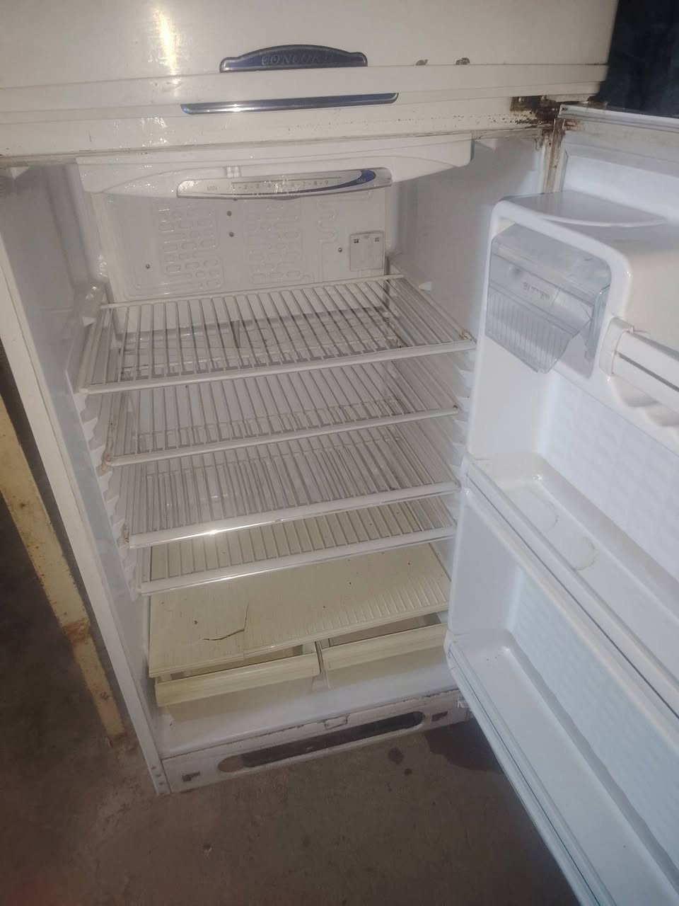 كونتر مع سنكي كرنيت منو بي 150
الثلجه شرط التجميد 150


**إذا كنت صاحب هذا الإعلان وتريد حذفه لأي سبب، رجاءا أرسل رسالة إلى الدعم الفني**