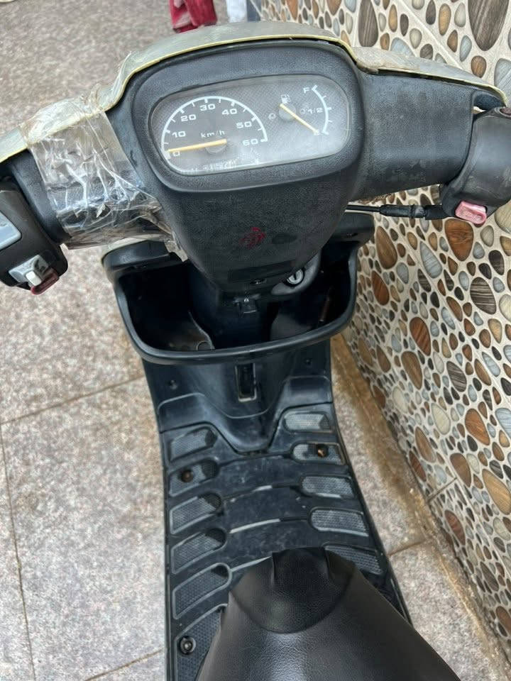 الدراجة للبيع مكينه مامجفته شرط هندر واحد معدل ٦٠ مطلوب بيها ٣٠٠ واتس *********** او اتصال
