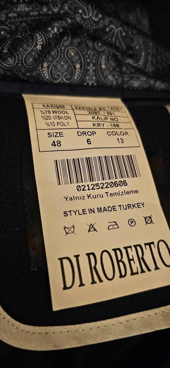 عندي بدلة رسمية (قاط) اخذتها من ازياء هوليود الي بالمنصور
واتساب ***********

أخذته سترة وبنطرون ويلك ب ٩٥٠٠٠ دينار
ملبوس مرتين مو اكثر 
جديدة بعدها كأنه ماملبوسة 

قياس M  (اللون نيلي طوخ كلش مرتب)

اريدها قفل من الاخير ٤٠٠٠٠ قفل قفل قفل
توصيل داخل بغداد ٥٠٠٠
 توصيل محافظات ٥٠٠٠ دينار

واتساب ***********
