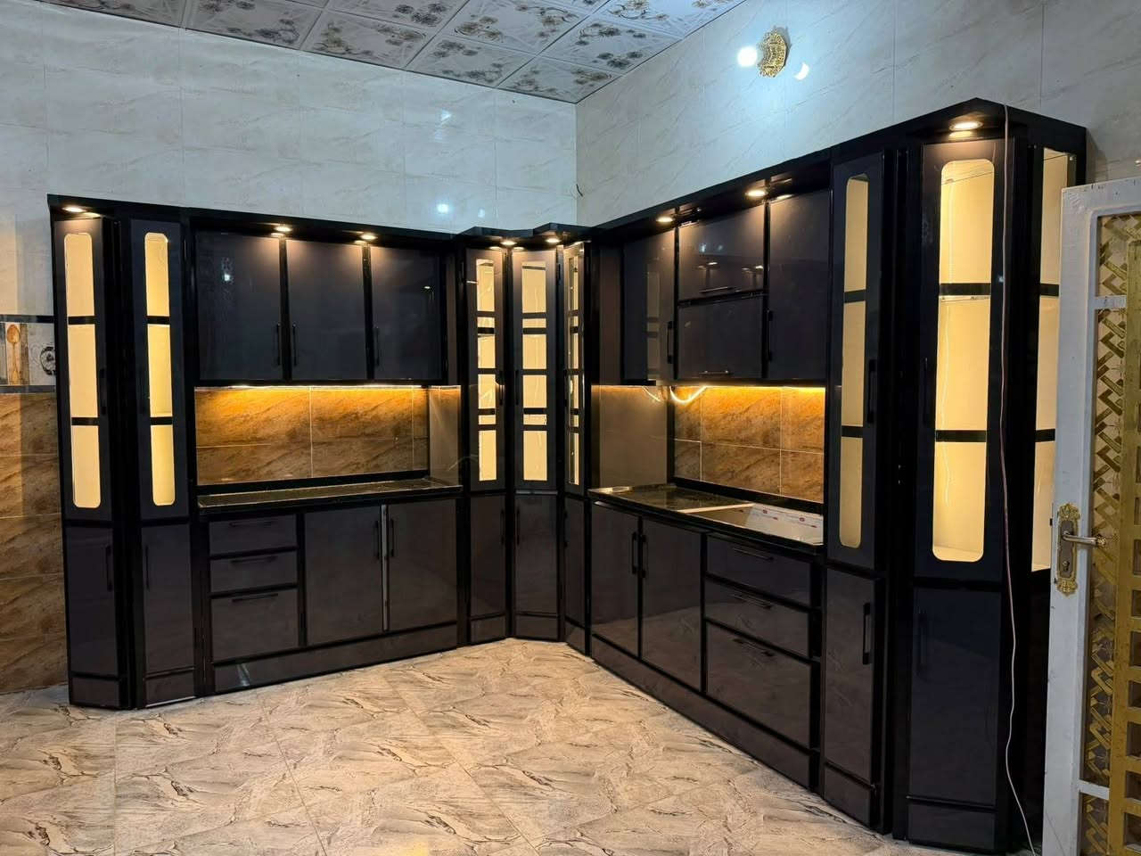 بسم الله الرحمن الرحيم 
يقدم لكم #معمل ابو وسام #للمطابخ 
نبذا من اعمالنا الجديدة 
للطلب والاستفسار اتصل على الأرقام
***********
***********
