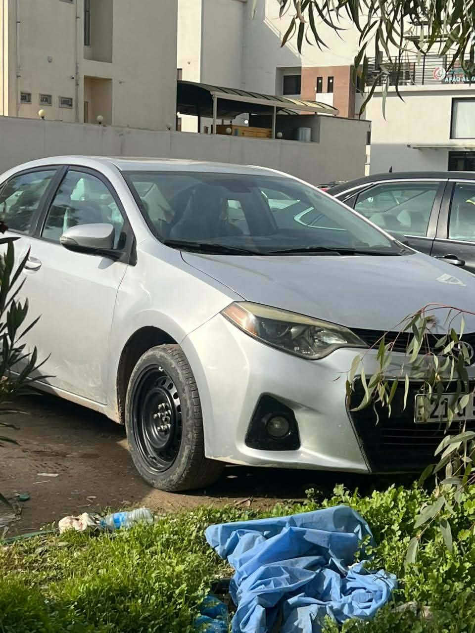 سلام عليكم
كورلا موديل 15
سياره فول بصمه فتحت سقف
شفتات استيرن
صددر جديد
تايرات جدد
سنويه بسمي لحد 28
ضرر قطعتين جاملغ خلفي وباب 
اتصل ***********
