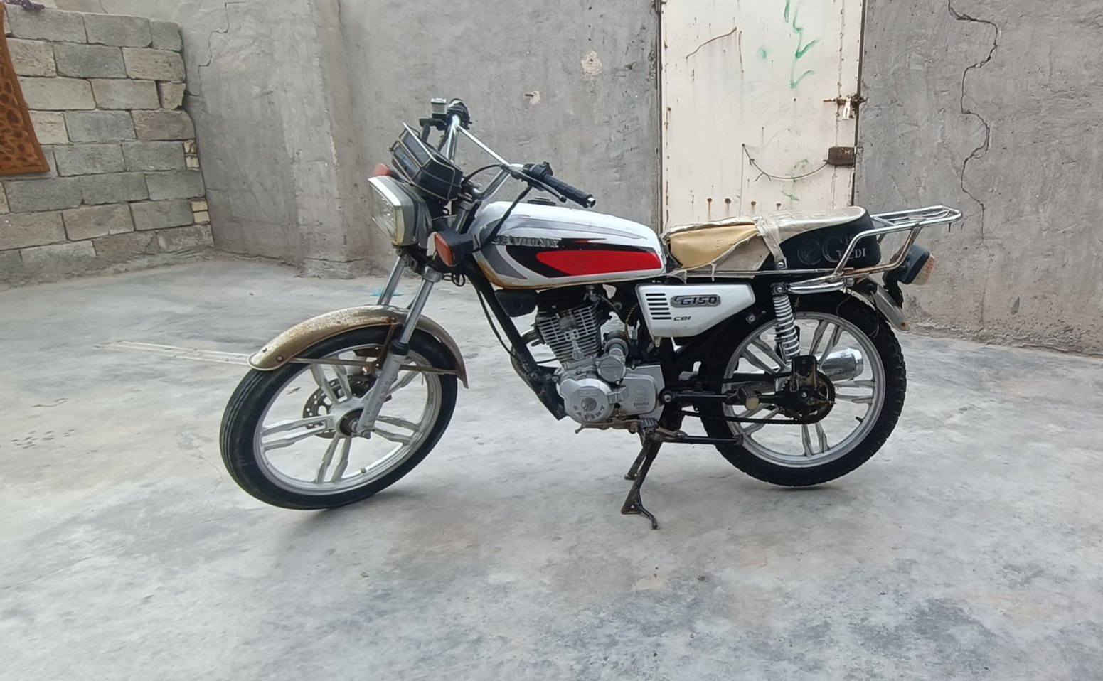 السلام عليكم دراجه 5 كير للبيع موديل 21  دراجه  حلوه مرتبه عوزها اشياء بسيطه سعر 450 وبيها مجال مكاني بغداد
***********
