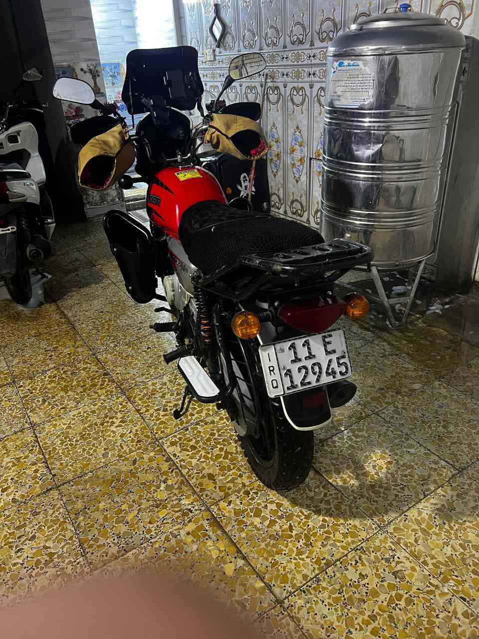 يالله سلام عليكم شباب بوكسر موديل 23مرقم لوحات انكليزي بسمي تحويل ثاني يوم دراجه كلشي مابيه كامله مكمله خير من الله ولا بيه تنقيص لا تبخير كلشي ماكو ورايده بسعر 2400وبيه مجال حك جيه العنوان البلديات شارع المصرف الرقم ***********
