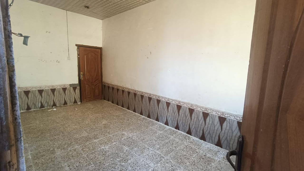 بيت للاجار 50 مترنجف حي الميلاد شارع جامعة الكفيل البيت صاله وستقبال ومطبخ وحمامات وسطح للاستفسار الاتصال على رقم  *********** النجف, العراق
