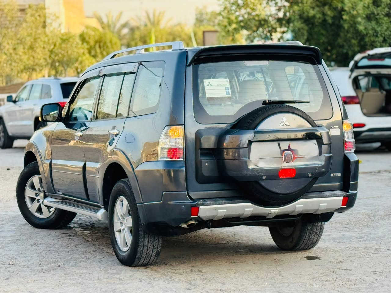 سلام عليكم للبيع باجيرو  كفاله عامه 2008 رقم بغداد دولي بسمي
تحويل مباشر فول مواصفات أعلى فئة مواصفات فول واحد ع واحد  حجم 3000السياره مكفوله  
عامه
عله واضع الشركه معروفه خليجي السياره جديده مال جناي فورويل  كشنات جلد  كهربائي دتفئه تبريد  اشارة بل مري شفط تحكم ستيرن ثلاثا جها فتحه  تبريد ثلاث قطع حساسات خلفيه زاد ثلاجه تخم تاير كير مكينه حداديه خير من الله سياره جديده السعر117
 مجال 
مكان السياره بابل 
***********
